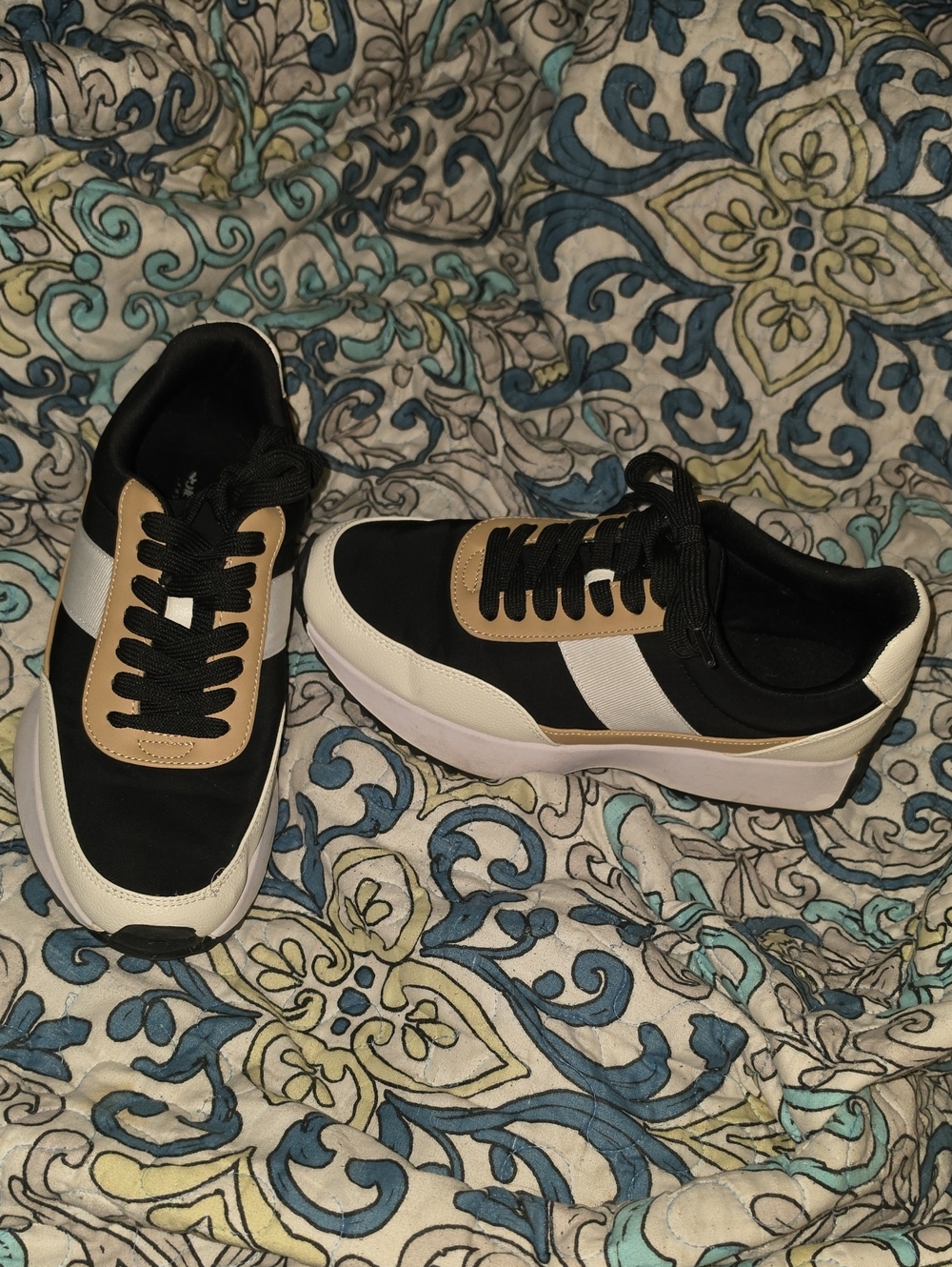 Women's Black, White & Tan Casual Lace-Up Sneakers